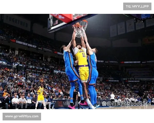 勇士轻松战胜黄蜂，继续向季后赛迈进