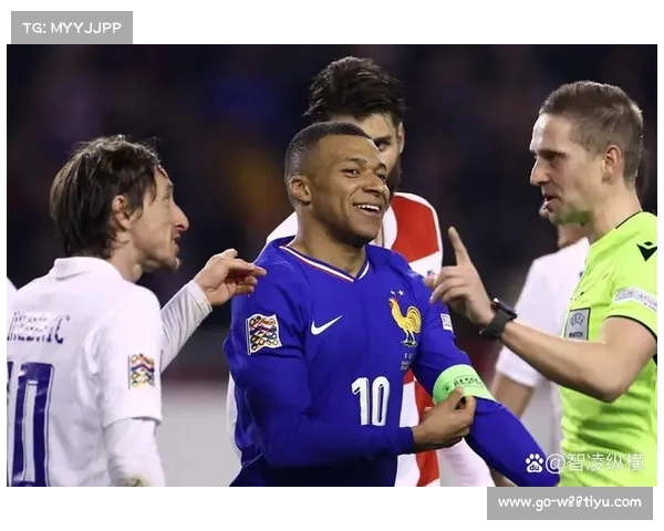 世界杯预选赛：法国主场大胜克罗地亚，姆巴佩独造三球