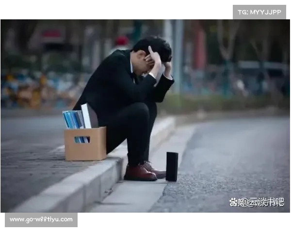 中金公司轻生员工生活照曝光:美丽知性背后揭示的职场压力与心酸 中金公司轻生员工生活照曝光:美丽知性背后揭示的职场压力与心酸